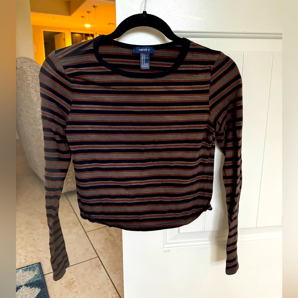 Forever 21 | Long-Sleeve Crew Neck Crop Top | Med